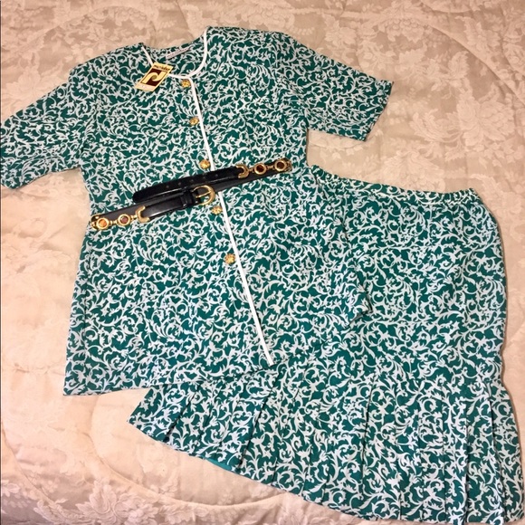 👓Matching button-up blouse & skirt - Picture 1 of 5